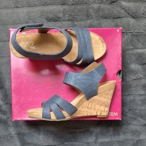 A2 By Aerosoles Size 7.5 Plush Day Wedge Chambray Sandals W Velcro Closure! NIB!